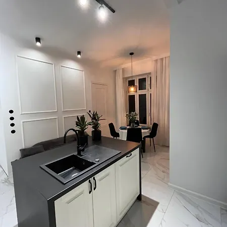 Jezyce Centrum דירה *